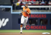 Victoria de los Orioles de Baltimore sobre los Azulejos de Toronto en el b&eacute;isbol