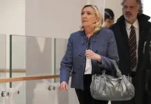 La líder de ultraderecha Le Pen es inhabilitada de cargos públicos por 5 años