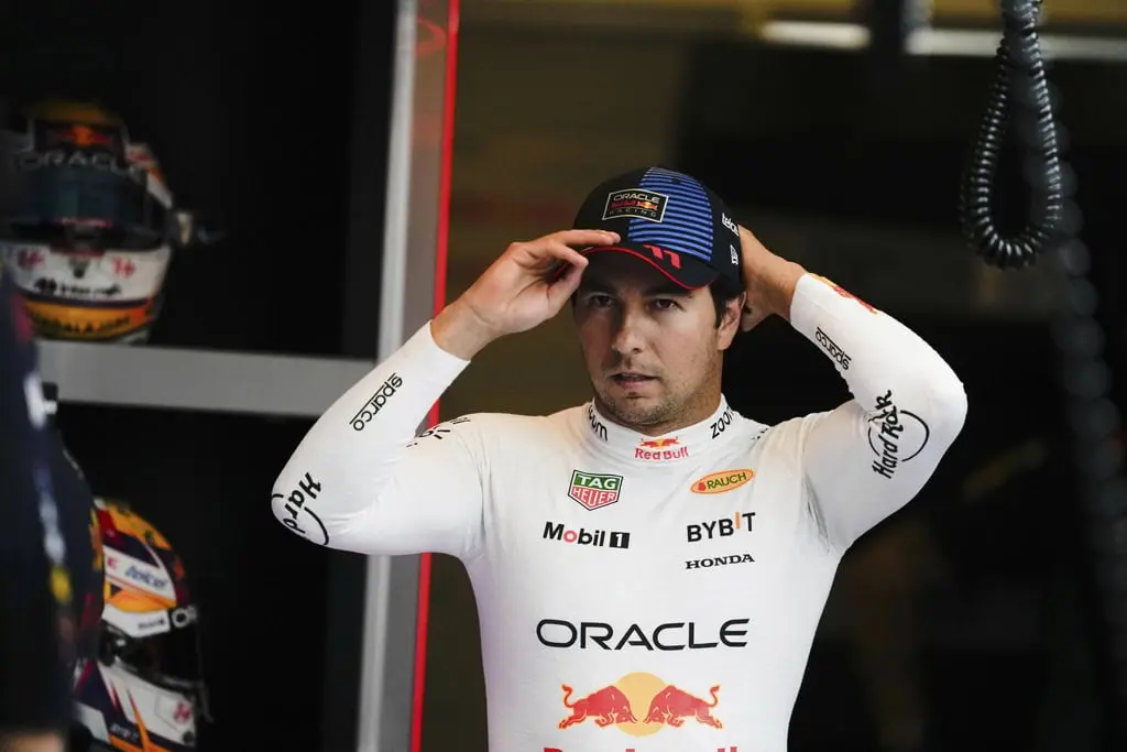 Checo Pérez en suspenso por decisión de Cadillac
