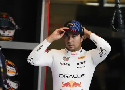 Checo Pérez en suspenso por decisión de Cadillac