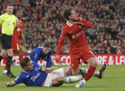 Everton denuncia  amenazas a Tarkowski por falta polémica