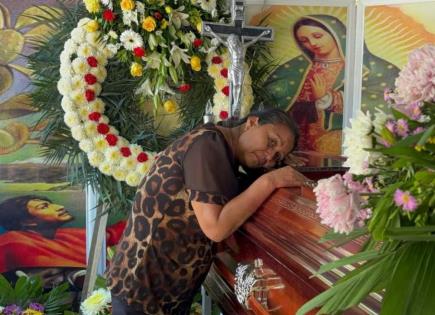 Familia de jornalero vela su cuerpo tras su muerte en explosión en Michoacán Familia de jornalero vela su cuerpo tras su muerte en explosión en Michoacán