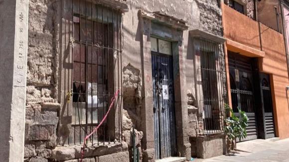 Fotos | Preocupa incremento de fincas del centro en riesgo de caer