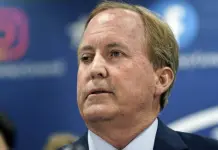 Fallo judicial a favor de denunciantes contra Ken Paxton