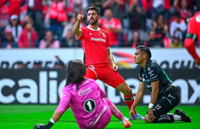 Santos Laguna recibe al campeón Toluca con la mira en otra sorpresa