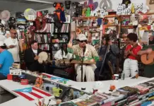 Bad Bunny en el Tiny Desk Concert de NPR Bad Bunny en el Tiny Desk Concert de NPR