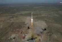 Tres astronautas llegan la Estación Espacial Internacional