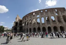 Sanciones millonarias a agencias de venta de boletos para el Coliseo de Roma en Italia