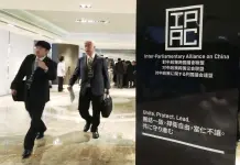 Beijing aumenta la presión diplomática en África mientras EEUU se retira