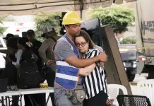 Los rescatistas siguen buscando tras el derrumbe de discoteca dominicana