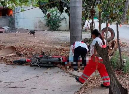 Muere motociclista tras impactarse contra camioneta