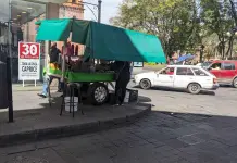 Buscan regularizar a informales en pasajes peatonales