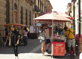 Son más de mil ambulantes en el Centro Histórico: Comercio