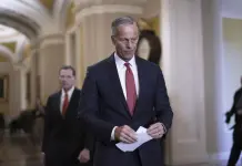 Complicada relación entre Trump y líder republicano en el Senado