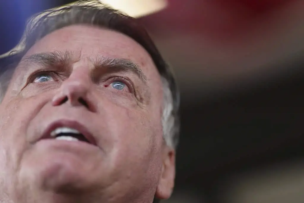 Juicio del expresidente Jair Bolsonaro: monitor en tobillo por complot golpista