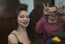 Condena a periodistas por trabajar con Navalny en Rusia