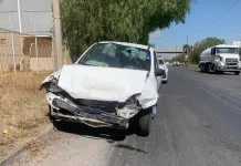 Choque de tres veh&iacute;culos en carretera 57 y Seminario