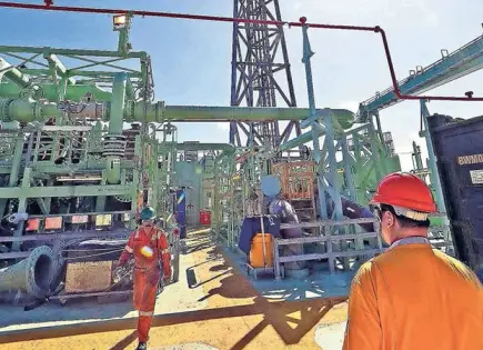 Petroleros privados solicitan más certeza al gobierno para invertir en México