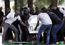 Funeral en Kenia por muerte de moderadora de contenido de TikTok