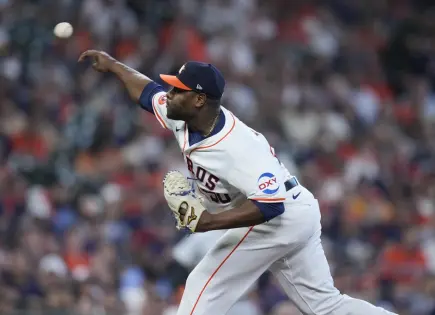 Héctor Neris se une a los Angelinos en ligas menores
