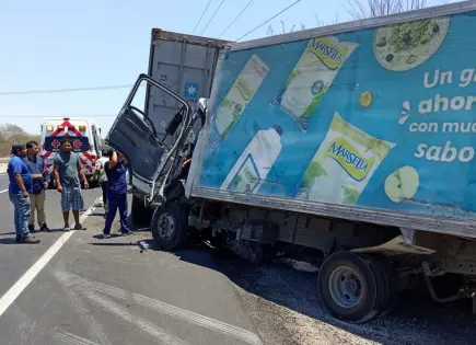 Un muerto y un herido en aparatoso choque sobre la Valles-Tampico