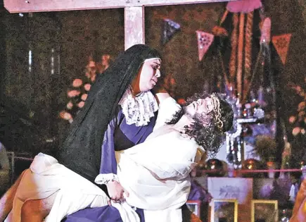 "Mi pasi&oacute;n, muerte y resurrecci&oacute;n" por N&uacute;cleo-Danza Esc&eacute;nica