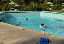 Denuncian alberca casi vacía en hotel de Gogorrón Denuncian alberca casi vacía en hotel de Gogorrón