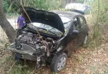 Se salvan tres de aparatoso accidente en la Valles–Rioverde