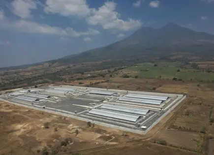 Preocupación del arzobispo de El Salvador por política migratoria