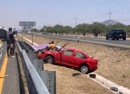Trágico accidente en la carretera 57 deja un menor muerto y tres lesionados