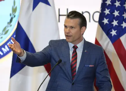 Casa Blanca expresa apoyo a Hegseth tras nueva revelación en chat que reaviva agitación en Pentágono