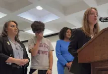 Estudiantes de Florida se movilizan tras tiroteo en la Universidad Estatal