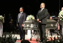 Deriva en protesta homenaje f&uacute;nebre