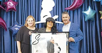 SELENA recibe homenaje póstumo