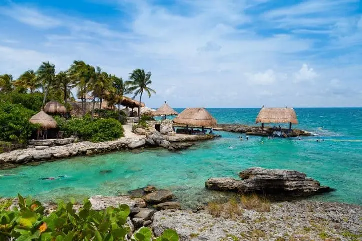 Pareja de Michigan demanda a empresa de tiempo compartido tras 32 días en prisión mexicana