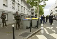 Estudiante en Francia ataca a compañeros en escuela secundaria Estudiante en Francia ataca a compañeros en escuela secundaria