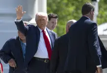 Juez prohíbe a Trump negar fondos a ciudades santuario que limitan cooperación migratoria Juez prohíbe a Trump negar fondos a ciudades santuario que limitan cooperación migratoria