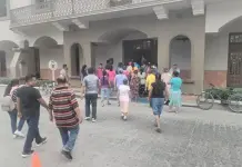 Ambulantes van a agradecer a David Medina... pero no lo encuentran