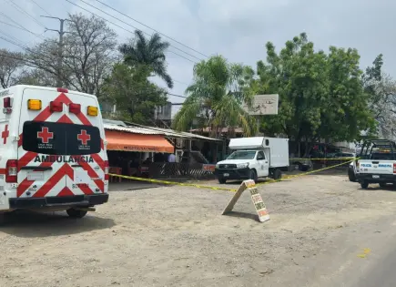 Fallece hombre a bordo de una camioneta