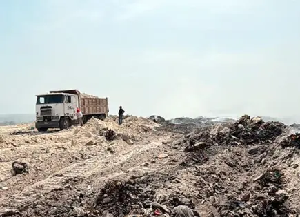 Controlado, incendio de relleno sanitario Controlado, incendio de relleno sanitario
