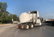 Cuatro lesionados, en choque m&uacute;ltiple sobre Circuito Potos&iacute;