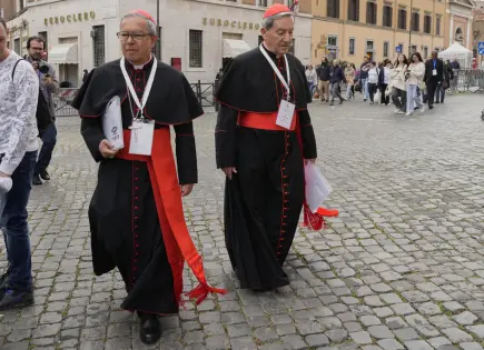 Cardenales se preparan para elegir al sucesor de papa Francisco