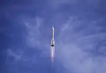 Astronautas chinos retrasados por mal tiempo en su regreso a la Tierra. Astronautas chinos retrasados por mal tiempo en su regreso a la Tierra.