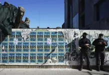 Tribunal ordena suspensión temporal del juicio por la muerte de Diego Maradona