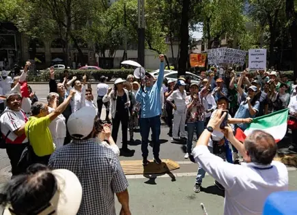Regresan a comisiones iniciativa Telecom