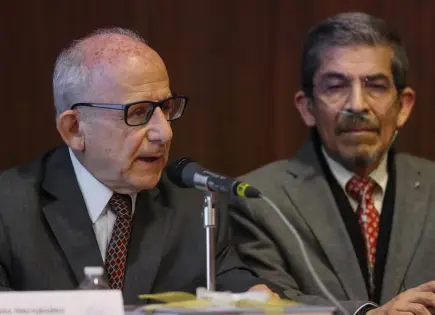 José Alejandro Villalobos dona al INAH el mayor fondo sobre urbanismo prehispánico: "No se disfruta en solitario"