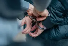 Familia estadounidense enfrenta juicio por contrabando de crudo mexicano y lavado de dinero