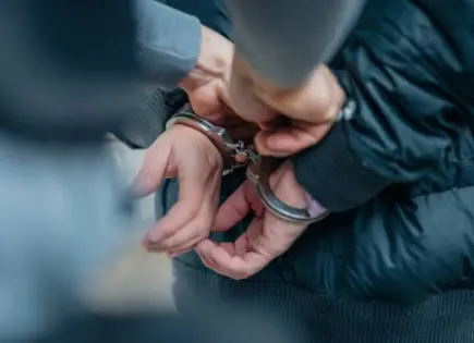 Familia estadounidense enfrenta juicio por contrabando de crudo mexicano y lavado de dinero