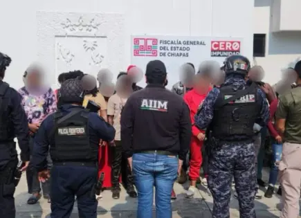 Rescate de migrantes en Hotel Palomares en Tuxtla Chico