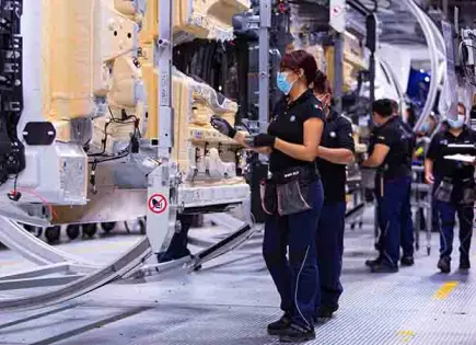Mujeres superan 56 horas laborales